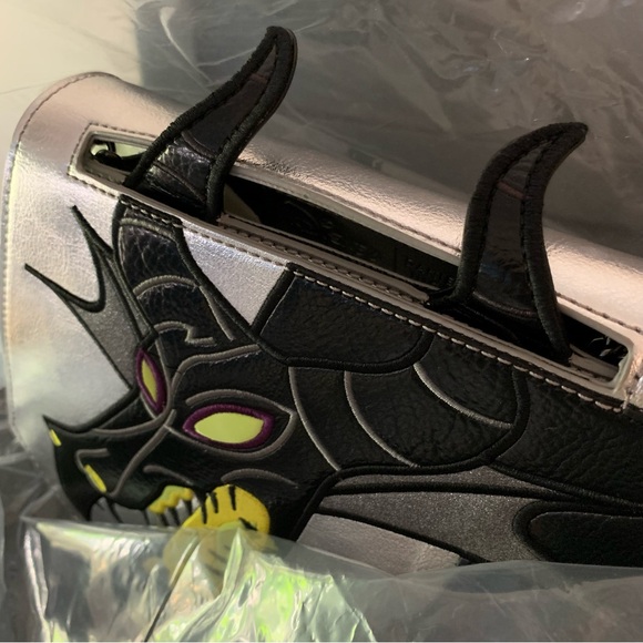 Maleficent / Maleficent Dragon Crossbody Clutch - Picture 6 of 6